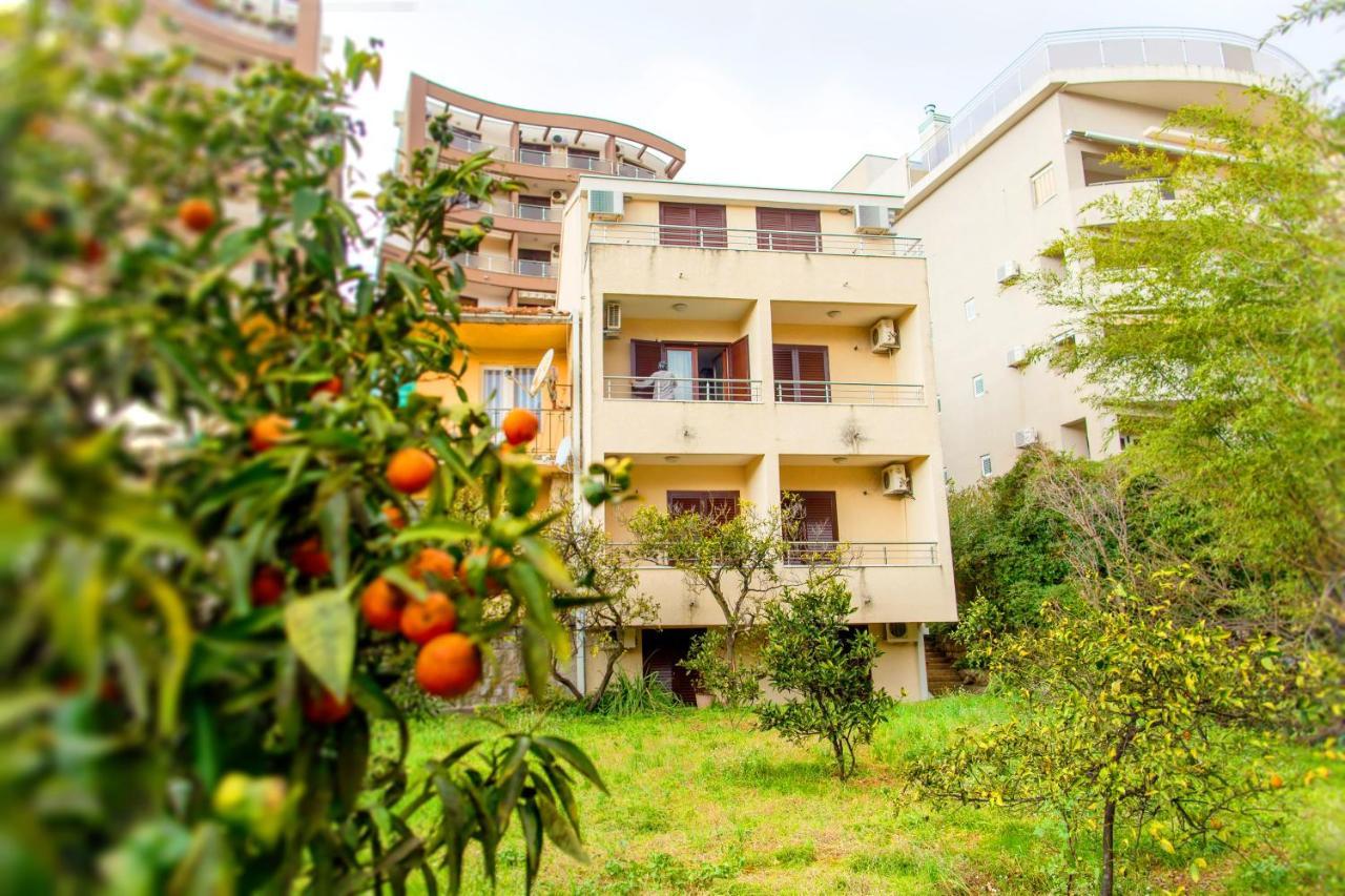 Guest House Mandarina Budva Buitenkant foto