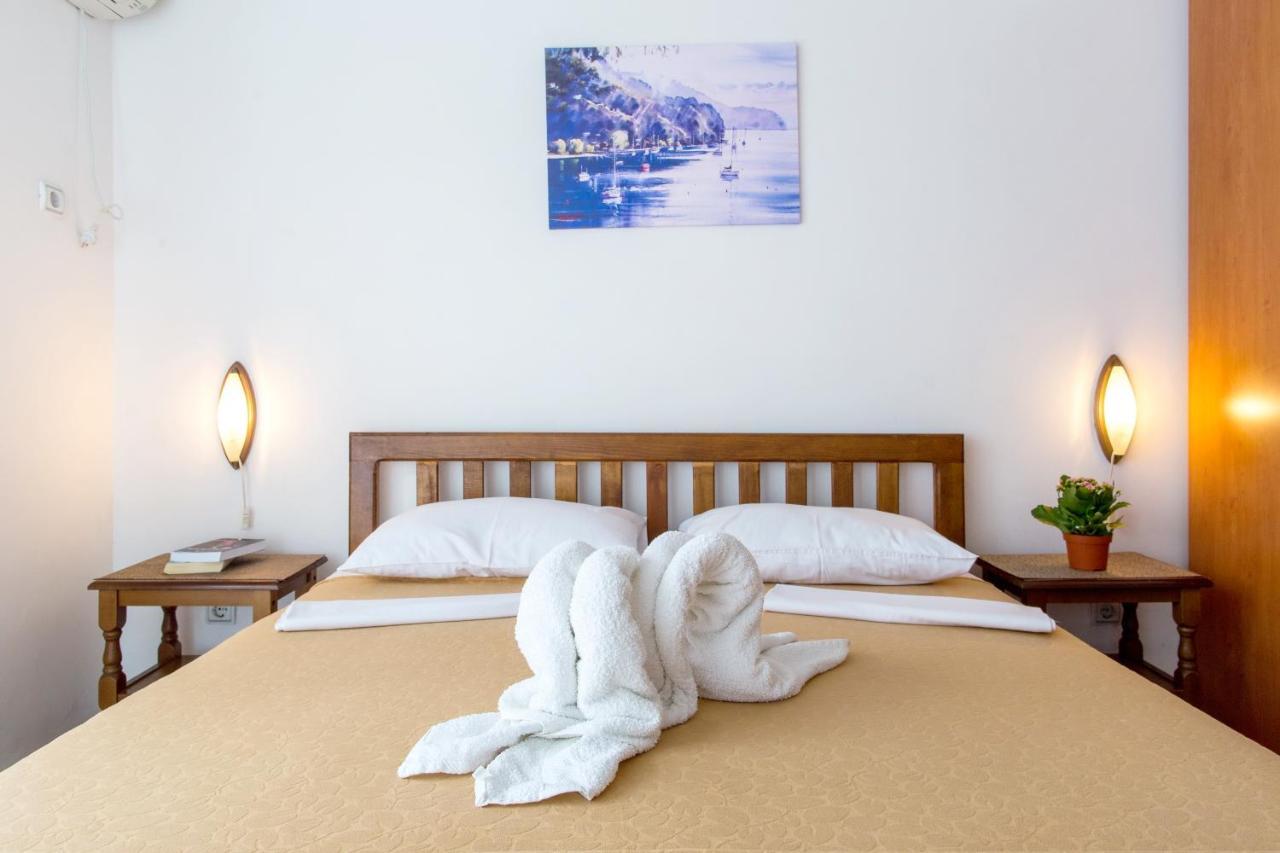 Guest House Mandarina Budva Buitenkant foto