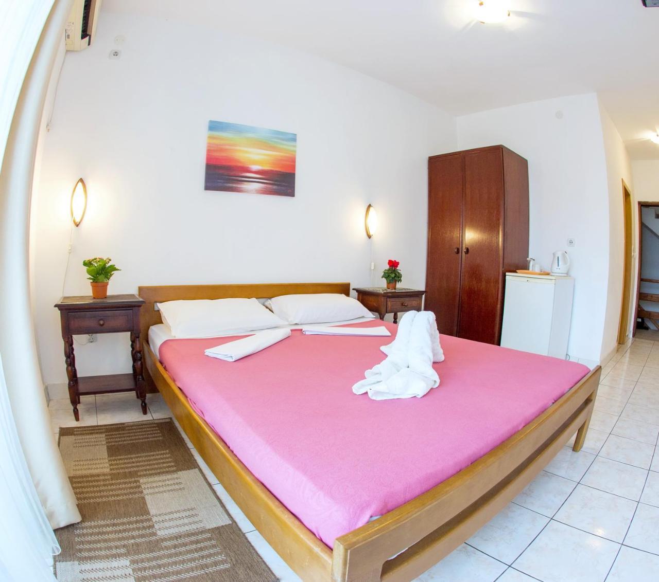 Guest House Mandarina Budva Buitenkant foto